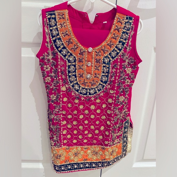 Girls Indian/Pakistani clothes - Picture 2 of 7